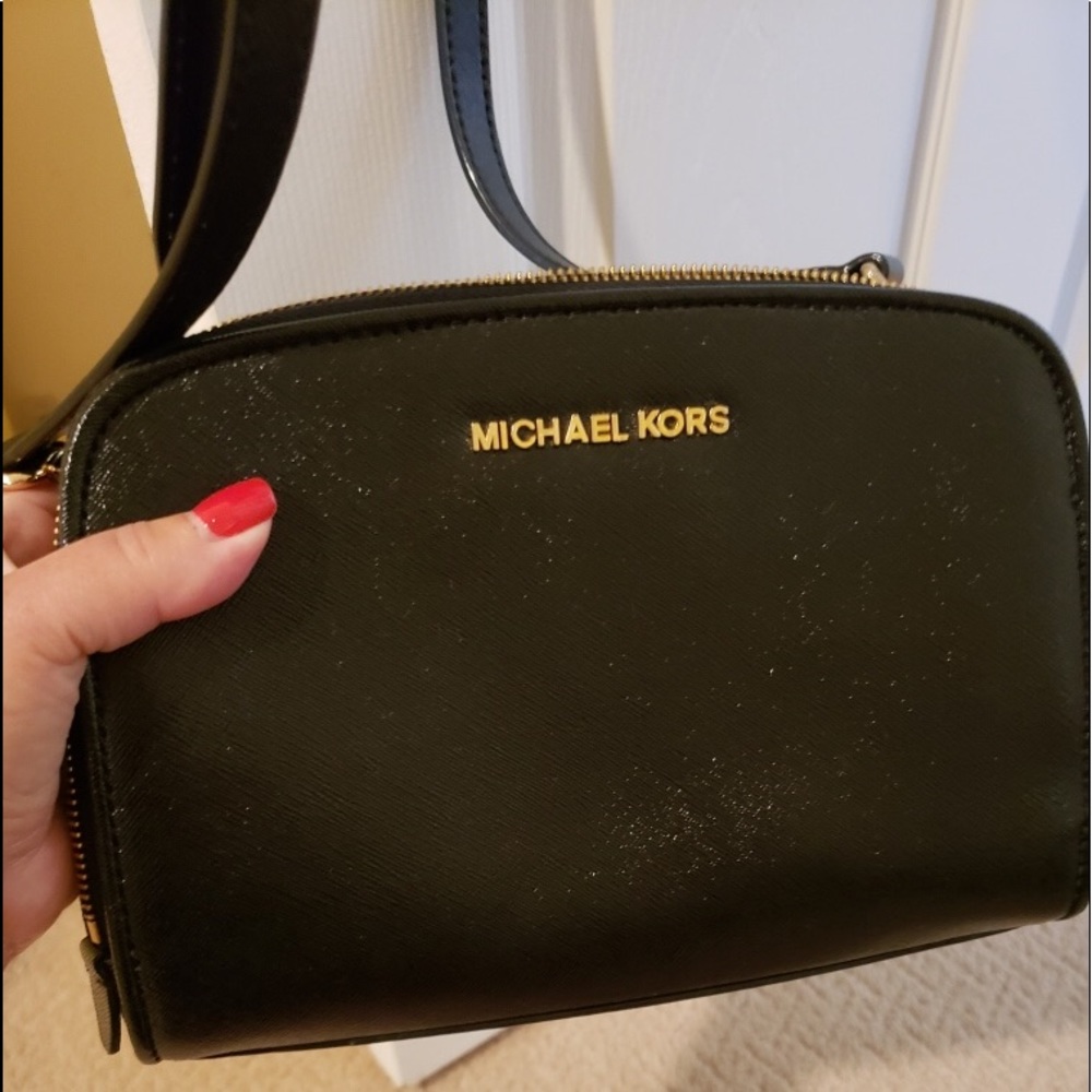 Michael Koors Pocketbook .
